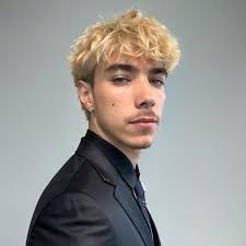 Evan Keyser's Instagram, Twitter & Facebook