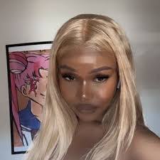 Selena Wolfe's Instagram, Twitter & Facebook