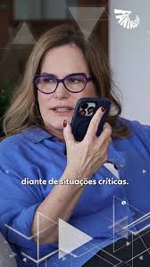 DENÚNCIA Os repórteres James Alberti e Ianara Garcia investigaram denúncias  contra uma empresa responsável por administrar a ala ortopédica em  hospitais públicos de três estados brasileiros. O #Fantástico teve acesso a  documentos