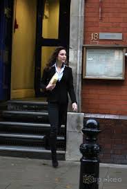 12 1 06 Later Is Appeared Kate Popped Into A Post Office To Pick Up A Package Kate Middleton Outfits Kate Middleton Princess Kate