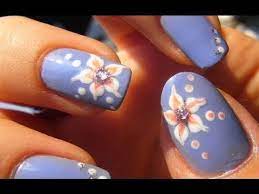 Lackiere dir die nägel in 2 verschiedenen farben aber so das die trennlinie von links unten nach recht oben verläuft oder so wie auf dem bild. Einfaches Fruhlings Marble Nageldesign Fur Kurze Nagel Fur Anfanger Simple Spring Nail Art Desi Nageldesign Nageldesign Kurze Nagel Nageldesign Selber Machen