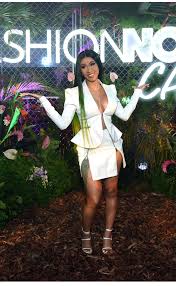 Its slow, covered with adds, and has so many glitches. Cares Winners Fashion Nova