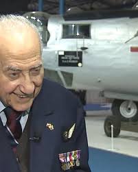 ▷ Zemřel generál Ivan Otto Schwarz. Za války ve službách RAF potopil  německou loď Alsterufer — ČT24 — Česká televize