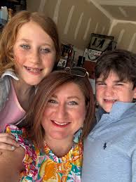 💒🎆🐰👔👗 And I'm not even wearing Nikes today..