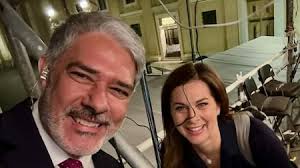 Caco Barcellos se casa com Carla Tilley após apelo de Ana Maria Braga; veja  fotos