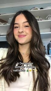 Nikki Fischer's Instagram, Twitter & Facebook