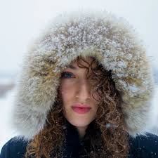 What Clothes Do You Need For The Snow In Order To Stay Warm, Dry & Stylish?  — PHOTOS