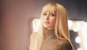 ظهرت النجمة نيللي كريم بإطلالة جريئة في أحدث جلسة تصوير لها بعدسة مصور المشاهير خالد فضة ، حيث اختارت فستان جرئ مطرز باللون الفضي مكشوف أبرز أنوثتها. Ø´Ø§Ù‡Ø¯ÙˆØ§ Ù‡Ù†Ø§ Ø§Ù„Ø²Ø§Ù‡Ø¯ ØªØ±Ù‚Øµ Ø¨Ø·Ø±ÙŠÙ‚Ø© Ù‡Ø³ØªÙŠØ±ÙŠØ© Ø¹Ù„Ù‰ Ø£Ù†ØºØ§Ù… Ù…Ù„Ø·Ø´Ø© Ø§Ù„Ù‚Ù„ÙˆØ¨ Ø¨Ø§Ù„ÙÙŠØ¯ÙŠÙˆ