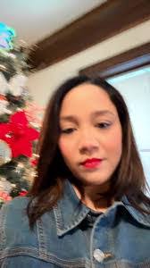 Alejandra Metz's Instagram, Twitter & Facebook