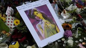 Amy winehouse — amy amy amy 04:14. Beerdigung Im Engsten Kreis Abschied Von Amy Winehouse Menschen Faz