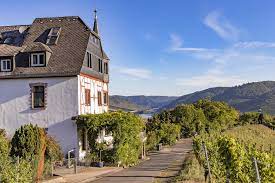 Seit 1984 gehört  haus waldfrieden in alf zum weingut stein. Haus Waldfrieden Theater Outdooractive Com