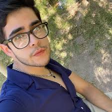 A mi Gala Montes me provoca malestar estomacal, no puedo con ella.