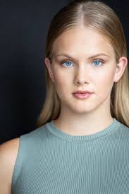 Jenna Warren's Instagram, Twitter & Facebook