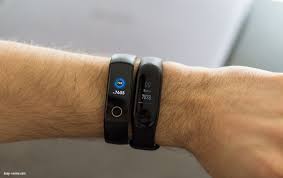 Podrobnoe Sravnenie Xiaomi Mi Band 3 I Honor Band 4 Kakoj Braslet Vybrat Deep Review