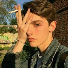 Iris Queen (qqqqqqqaaaaaaaa)