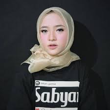 Ya jamaluhalo para pendengar smd records, yuk dengerin musik video dari sabyan gambus berjudul ya j. Stream Ya Asyiqol Mustafa By Nissa Sabyan Listen Online For Free On Soundcloud