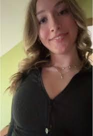 Amelia Malone's Instagram, Twitter & Facebook