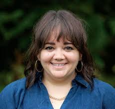 Elise Goodman's Instagram, Twitter & Facebook