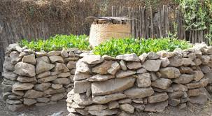 La serrure est un système de verrouillage utilisé depuis la sédentarisation de l'homme pour assurer sa sécurité. J Installe Un Potager En Trou De Serrure Dans Mon Jardin