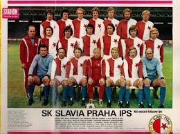 Slavia přišla o náskok, plzeň, sparta i příbram vedou, klokani už udeřili dvakrát. Sk Slavia Praha Ips 1976 European Football Football Club Team Photos