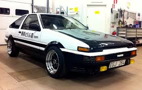 Trueno mostró un buen desempeño en dicha competición, sin embargo, resultó eliminado en la ronda final donde perdió contra el rapero cacha. Toyota Trueno Ae86 Toyota Trueno Levin Ae86 Cars Youngtimer Autos Und Motorrader Motorrad