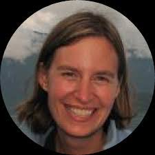 Sara Leach's Instagram, Twitter & Facebook