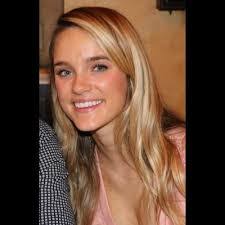 Samantha Schwab's Instagram, Twitter & Facebook