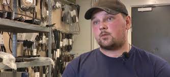 Efter lang strid med kommunen har Bent flyttet sin vejbod