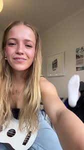 Molly and Maisie Singing in Curvh