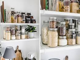 vorratsschrank mit glasern lieblingsglas aufbewahrung kuche vorratsschrank kuchenumgestaltung