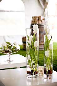 Dekoideen große glasvase der einfachste weg von getting das haus blick neue wäre upgrade die möbel mit jedem ahreszeit. Fruhlingshafte Dekoration Fur Den Tisch Weisse Tulpen Glasvase Tulpen Arrangements Fruhlings Dekoration Fruhlingsdekoration