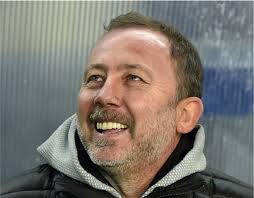 Bu hocanın ve ekibinin sırrı. fanatik gazetesine konuşan genç antrenör, beşiktaş'a geldiklerinde çağdaş atan, sergen yalçın'ın başarısının ivmelenerek devam edeceğini düşündüğünü söyledi. Sergen Yalcin Adim Adim Besiktas A Son Dakika Spor