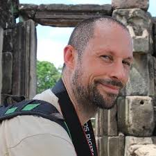 Dr Russell Ó Ríagáin