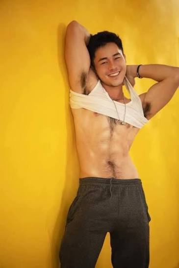 Y E L L O W 💛