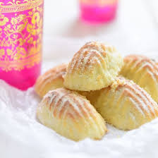 Maamoul Petits Gateaux Orientaux Fourres A La Pate De Noix Et De Datte Recette Recette Noix Idee Recette Cuisine Libanaise Recette