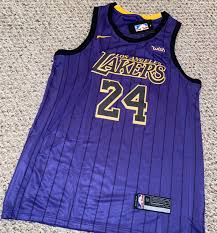 Lightweight, breathable fabric with a smooth feel Kobe Bryant Alternate Purple Los Angeles Lakers Adult 52 Jersey Sidelineswap