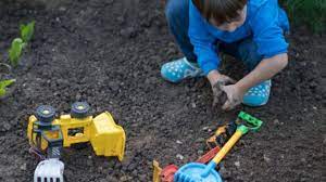 ¿juego simbólico incompatible con montessori? Juegos Al Aire Libre Montessori Con Los 4 Elementos Naturales