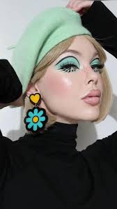 Maquillaje Twiggy: Look Mod Icono
