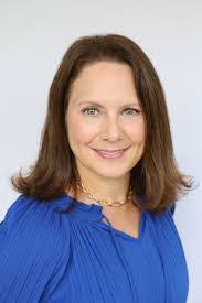 Deidre Robertson's Instagram, Twitter & Facebook