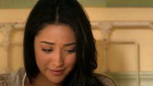 Pretty Little Liars" Returns: Gay Emily is Coming Out, She Wants Her  Parents to Know