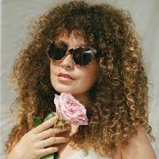 A Quadriplegic Woman Redefines Motherhood and Healing in New Doc Les eaux  calmes (Calmer Waters) — Womanly Magazine