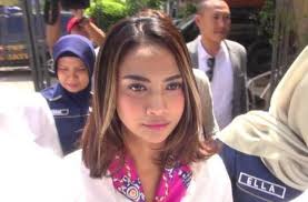 Penampilan Baru, Cantiknya Vanessa Angel Berhijab