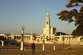 Él visitó la basílica en tres oportunidades. Santuario De Fatima Wikipedia La Enciclopedia Libre