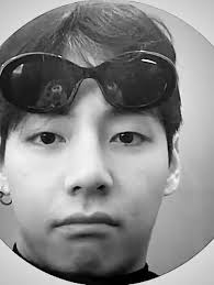 Taehyung via Instagram:, 엉망진창 근황, 심심해하는 아미에게 전하기, Translation: A chaotic  update, sending it to ARMY who are feeling bored., 🔗:  https://www.instagram.com/p/DM6aUawS3Ja/?igsh=cnA5OHpvZzZxNXE0, ...