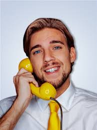 Albert Cyrus's Instagram, Twitter & Facebook