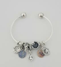 Pandora At The Mall Of America On Instagram Elsa Anna Olaf And Nokk Which One Will Be Finding Its Way Onto Your Bracelet Followus Becharming Lavi