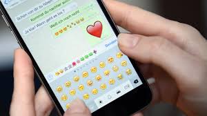 Whatsapp gruppen sind mittlerweile nicht nur für privatchats mit ihren freunden reserviert. Sicherheitslucke Bei Whatsapp Konnen Fremde Gruppenchats Mitlesen