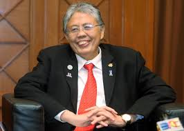 Beberapa komentar dari rakyat jelas mekolak bajet ini. Wakaf Bantu Selesai Isu Kemiskinan