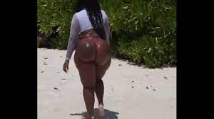 Beach walk by a Oiled Big Black Booty - XNXX.COM