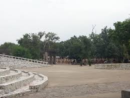 Your visit to chandigarh remains incomplete if you skip on this attraction that makes you gawk in awe at statues carved out of broken bangles, tea sets, fluorescent tubes and cast away switches. Rock Garden Of Chandigarh Wikipedia